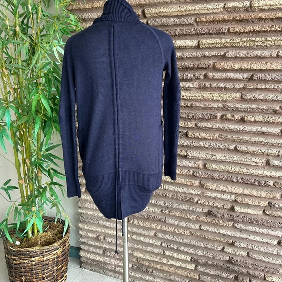 Lululemon Navy Blue Transformation Reversible Wrap Sweater - Picture 6 of 10